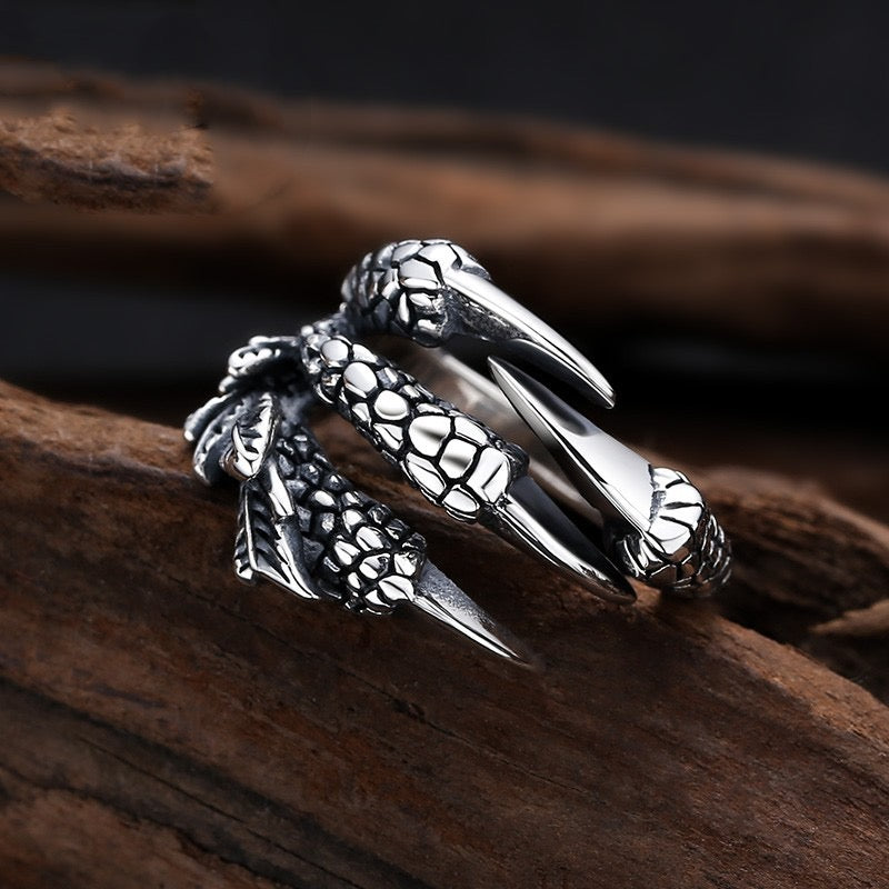 Silver-plated Mystical Dragon Claw Fashion Ring