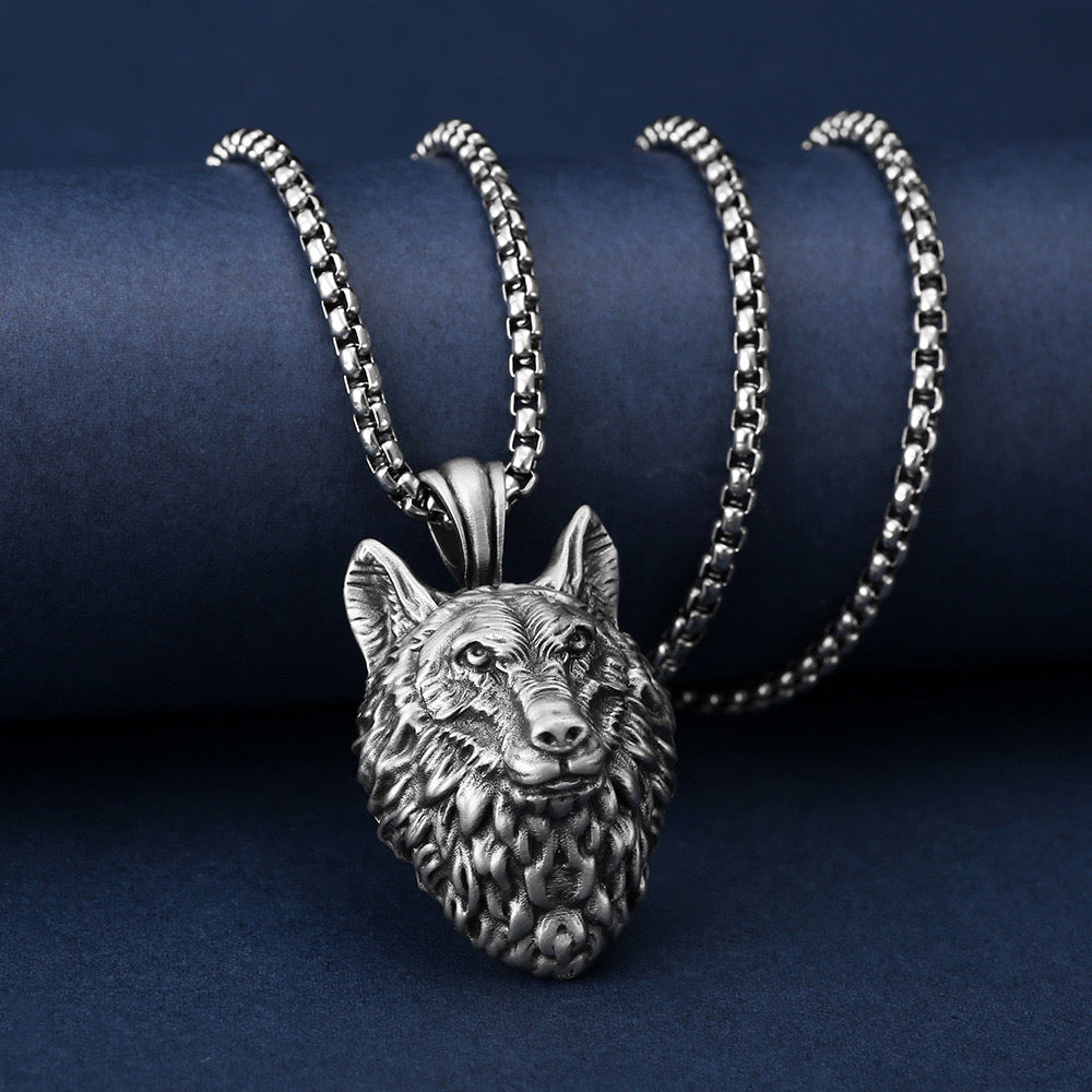 Fashionable Wolf Head Pendant Necklace